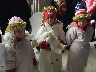 [写真]フィンランドのクリスマスの子供たち