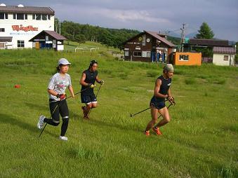 [写真]ポールランニング練習スタート