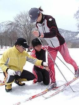 [写真]手からイメージを作る深雪