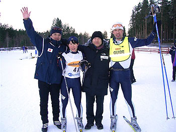 [写真]荒井監督、井口選手、新美部長、小林ガイド