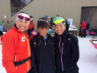 [写真]阿部友里香と川除大輝選手（富山市立大沢野中学校）、星澤克選手（立命館慶祥中学校）