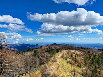 [写真]遠くには富士山が