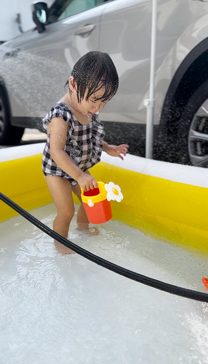 [写真]水をかけられてもへっちゃらさ