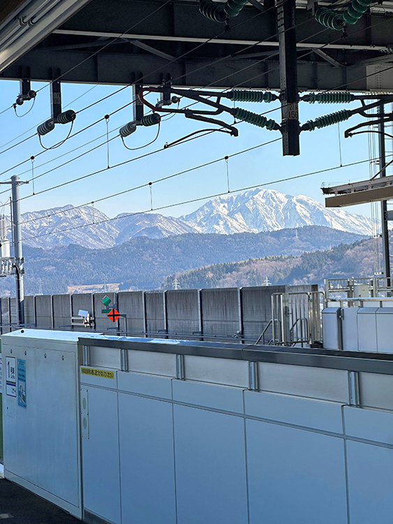 [写真]糸魚川駅からの景色