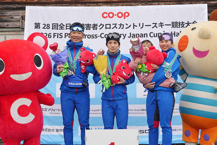 [写真]7日スプリントレース、1.2.3フィニッシュ