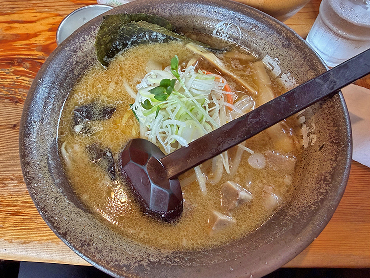 [写真]白樺山荘の味噌ラーメン