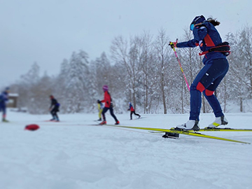 [写真]トレーニングの準備をする阿部選手