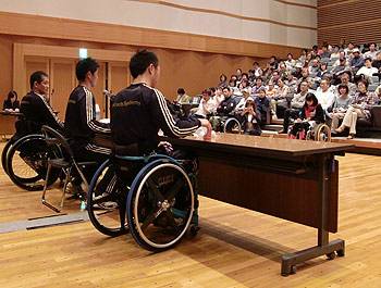 [写真]講演の様子