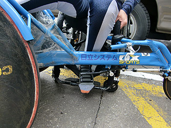 [写真]長田弘幸選手の車いすレーサー