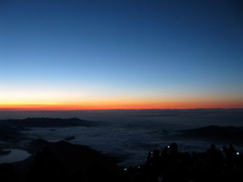 [写真]富士山頂からの写真