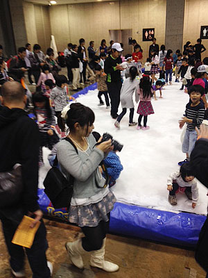 [写真]雪遊びです！