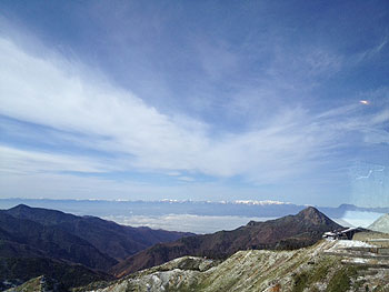 [写真]遠くの山々