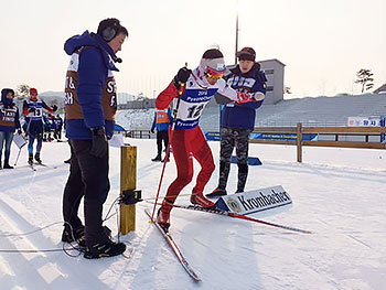 [写真]スタートする佐藤選手