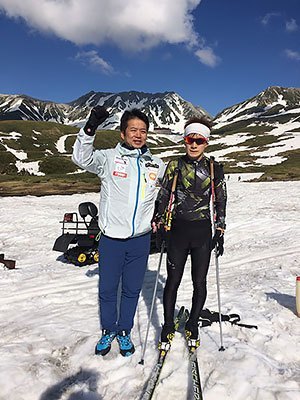 [写真]高校生の川除大輝選手と荒井秀樹