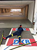 [写真]室内バイアスロン場で射撃練習する阿部友里香選手