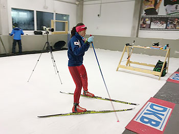 [写真]射座へ向かう阿部選手