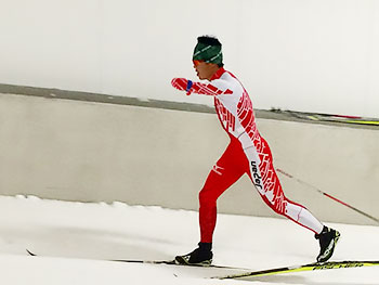 [写真]スキートレーニングする新田佳浩選手