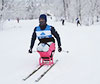 [写真]新しいシットスキーで滑走する新田のんの選手