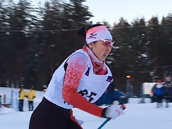 [写真]ゴールに向かう阿部友里香選手