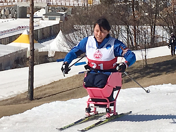 [写真]初バイアスロンの新田のんの選手