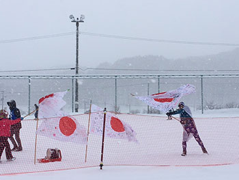 [写真]声援を送るニッポンマン