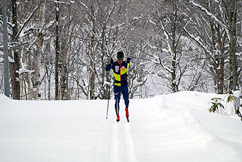 [写真]大滝合宿でのトレーニングする新田選手