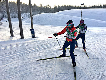 [写真]トレーニングする阿部選手と新田選手