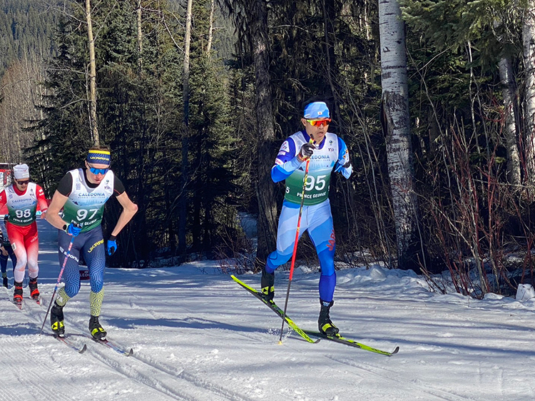 [写真]20kmマススタートの新田選手