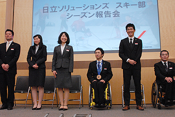 [写真]日立ソリューションズスキー部報告会　選手、監督