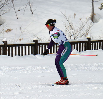 [写真]レース中の阿部選手