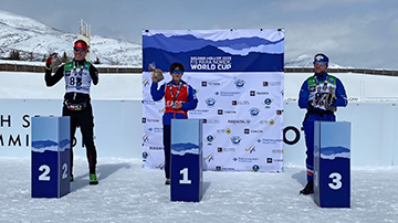 [写真]5kmフリーの表彰式川除大輝優勝！