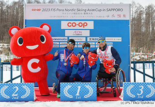 [写真]5kmクラシカルの表彰式川除1位、新田2位！