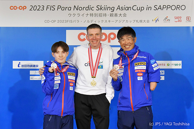 [写真]10kmフリーで川除選手2位、新田選手3位