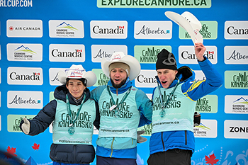 [写真]男子立位の表彰式