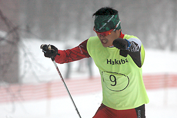 [写真]登りの新田佳浩選手