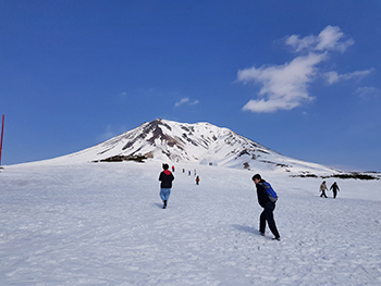 [写真]旭岳合宿の様子