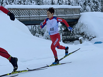 [写真]力走する川除選手