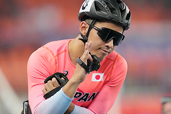 [写真]世界パラ陸上競技選手権レース後の岸澤選手