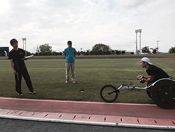 [写真]トレーニング中の久保恒造選手