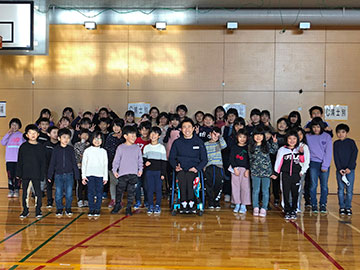 [写真]網走市立白鳥台小学校で講演会