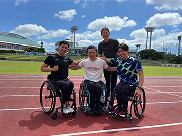 [写真]岸澤宏樹選手、久保恒造選手、鈴木朋樹選手