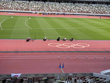 [写真]新国立陸上競技場のトラック