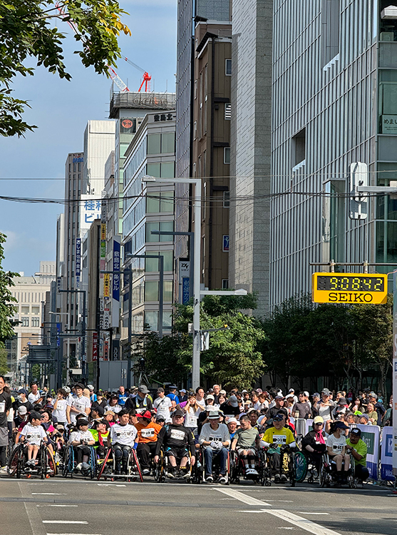 [写真]はまなす車いすマラソン大会のスタート位置