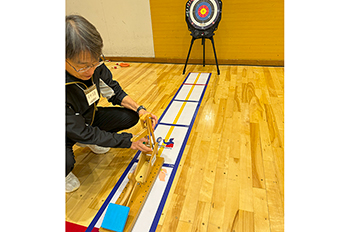 [写真]マグネット式のダーツ