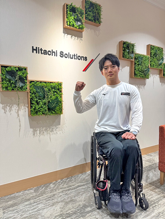 [写真]車いす陸上競技部に入部された佐々木凜平選手