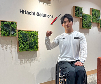 [写真]車いす陸上競技部に入部された佐々木凜平選手