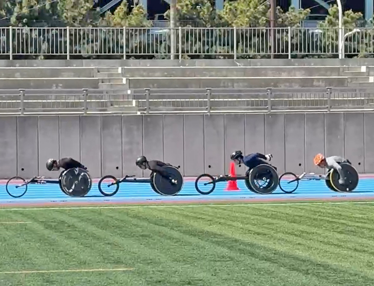 [写真]トラックでのトレーニングの様子