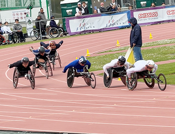 [写真]1500mのラストで、前から2番目が岸澤