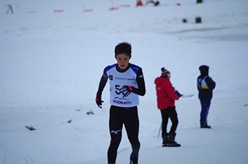 [写真]ファイトある川除選手の滑り