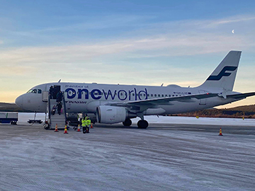 [写真]フィンエアの飛行機から降りると地面は凍っています